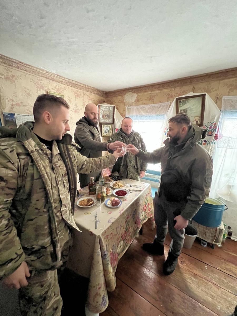 Zdjęcie w galerii na portalu naszraciborz.pl: Raciborzanin w grupie wspierających czarnobylskich samosiołów wiadomości z regionu