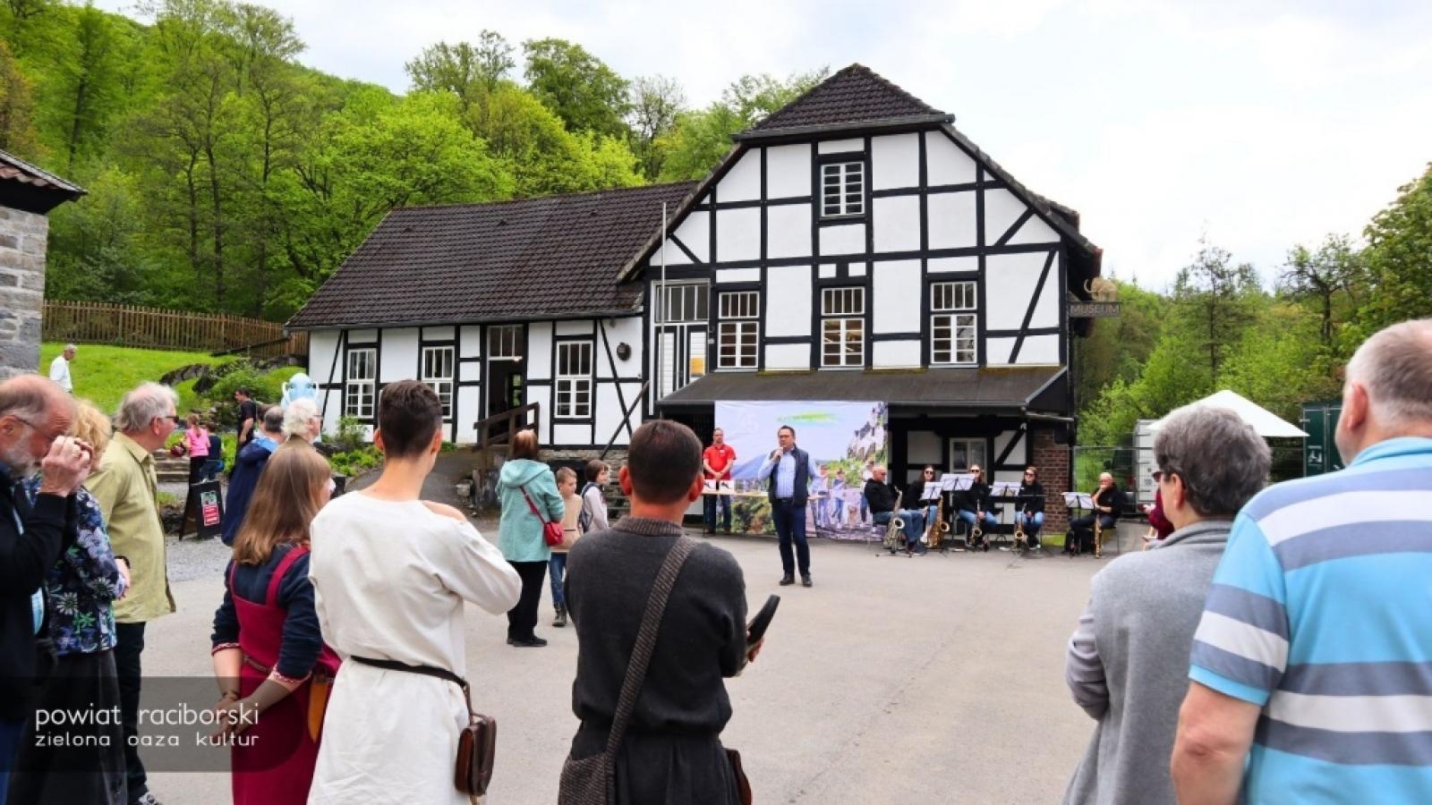 Zdjęcie w galerii na portalu naszraciborz.pl: Drengowie promowali nasz powiat w Niemczech wiadomości z regionu