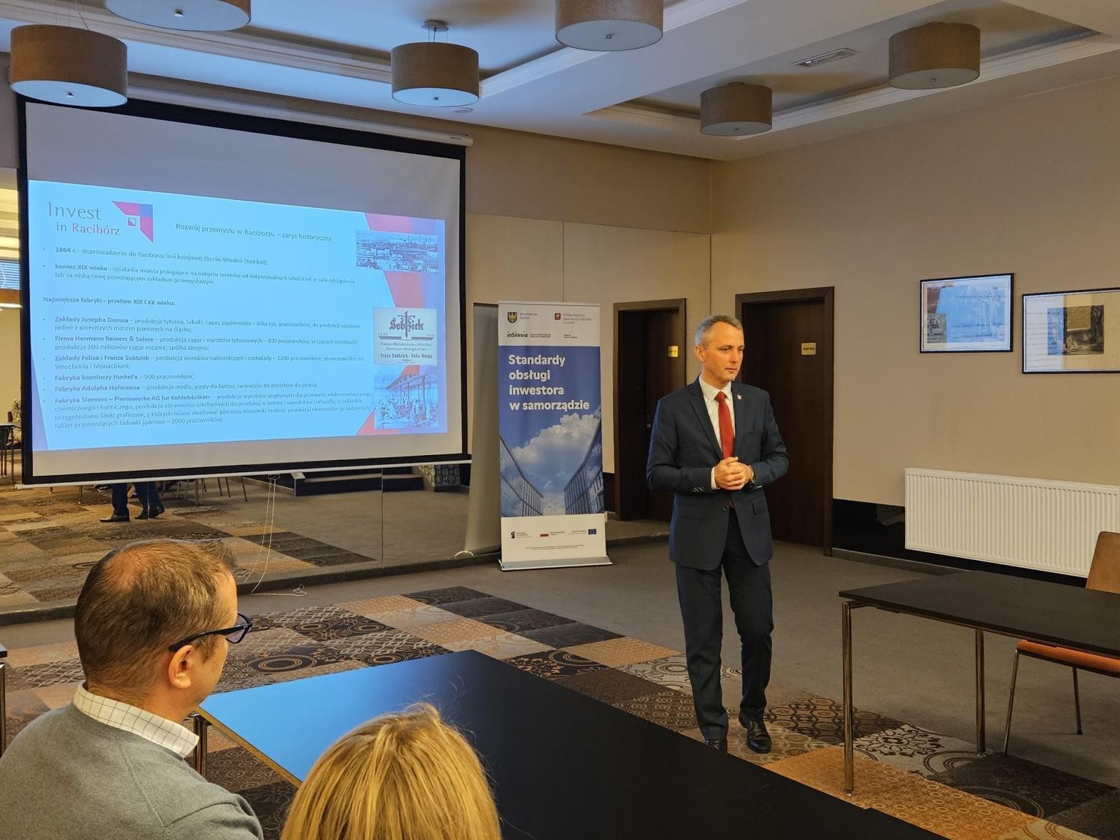 Zdjęcie w galerii na portalu naszraciborz.pl: Raciborscy urzędnicy szkolą się w obsłudze inwestorów wiadomości z regionu