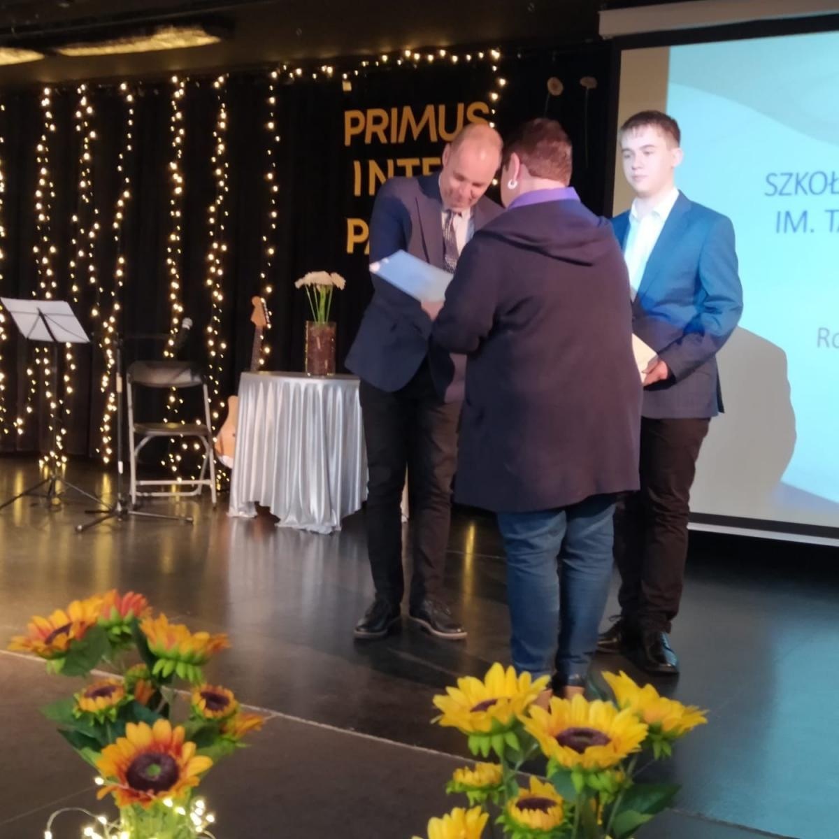 Zdjęcie w galerii na portalu naszraciborz.pl: Trzy szkoły z Raciborza z tytułem laureata wiadomości z regionu