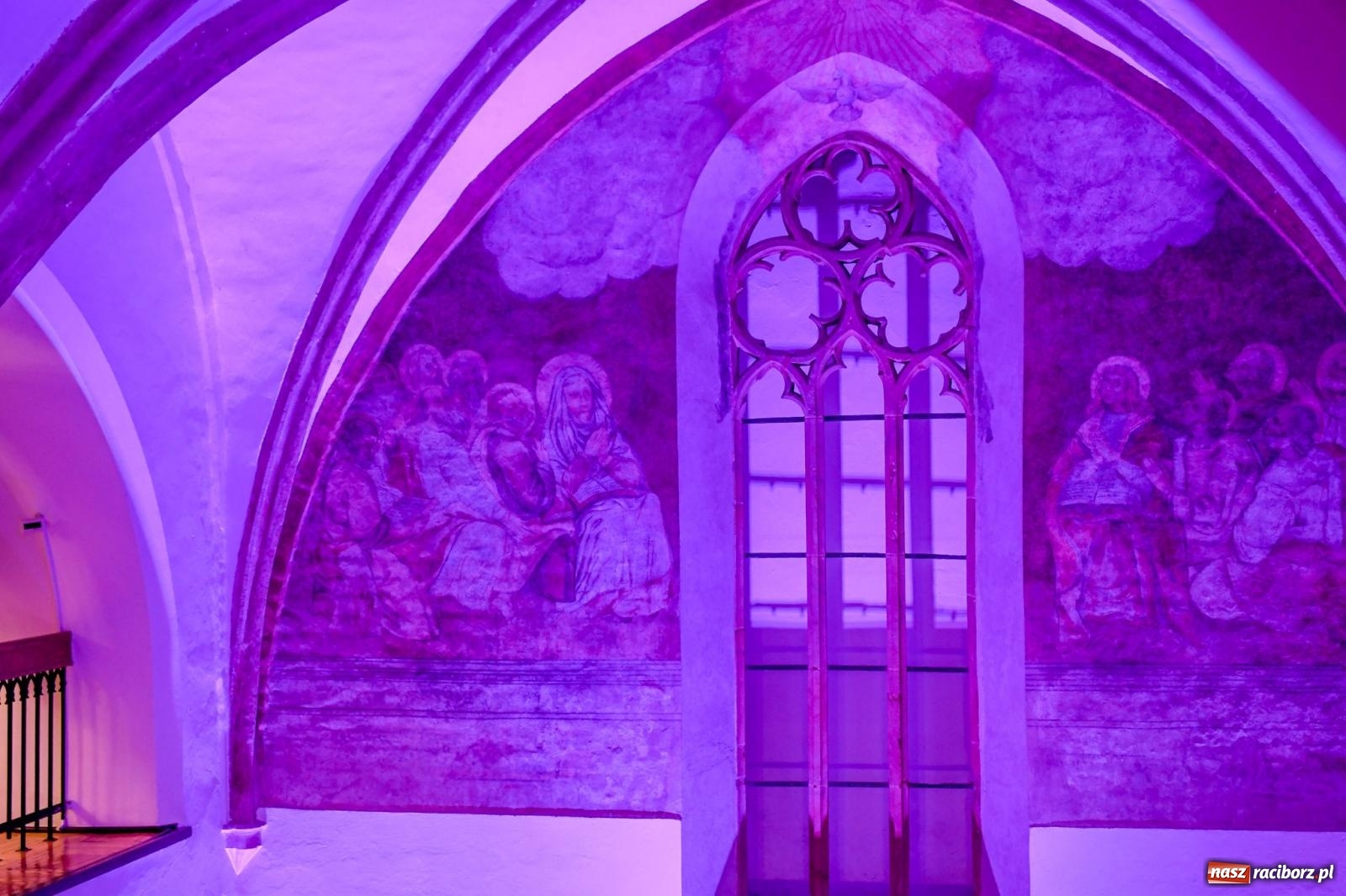 Zdjęcie w galerii na portalu naszraciborz.pl: Kleopatra, wystrzał i rozrywkowe rytmy 6na6. Noc w raciborskim Muzeum [FOTO i WIDEO] wiadomości z regionu