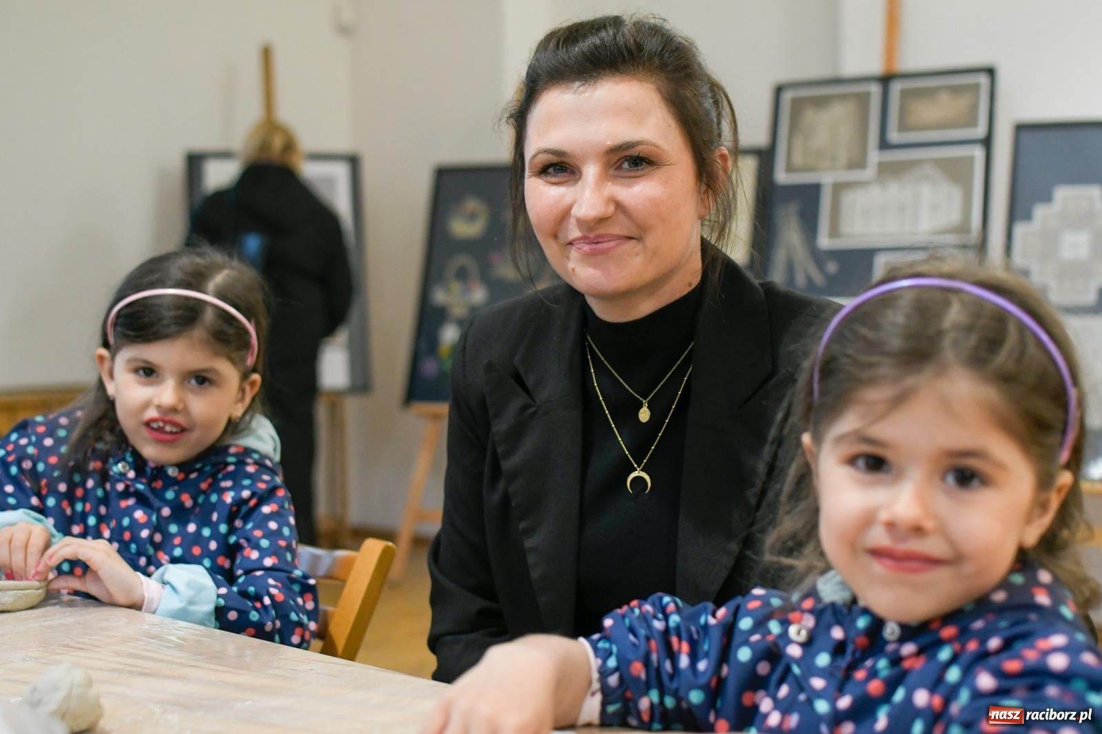Zdjęcie w galerii na portalu naszraciborz.pl: Kleopatra, wystrzał i rozrywkowe rytmy 6na6. Noc w raciborskim Muzeum [FOTO i WIDEO] wiadomości z regionu