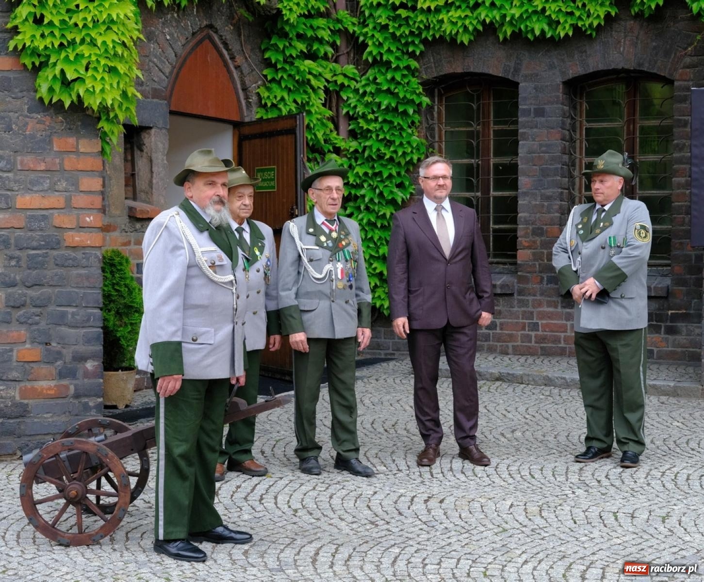 Zdjęcie w galerii na portalu naszraciborz.pl: Kleopatra, wystrzał i rozrywkowe rytmy 6na6. Noc w raciborskim Muzeum [FOTO i WIDEO] wiadomości z regionu