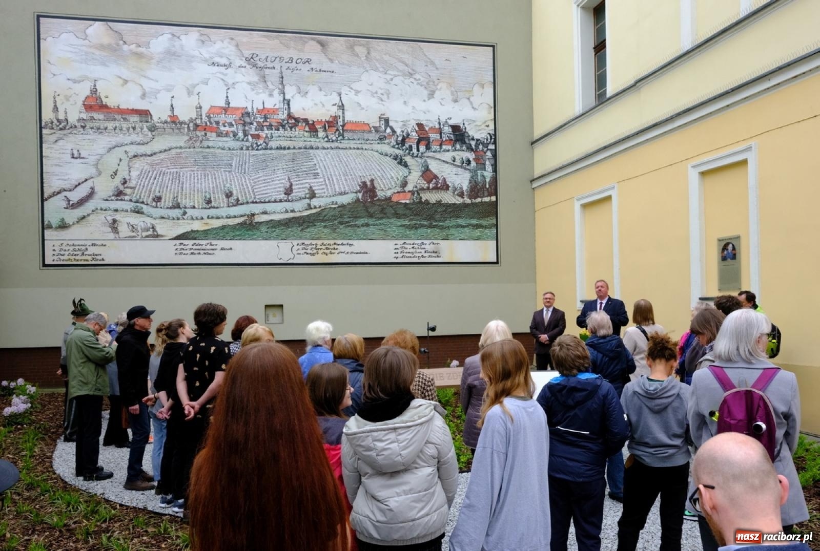 Zdjęcie w galerii na portalu naszraciborz.pl: Kleopatra, wystrzał i rozrywkowe rytmy 6na6. Noc w raciborskim Muzeum [FOTO i WIDEO] wiadomości z regionu