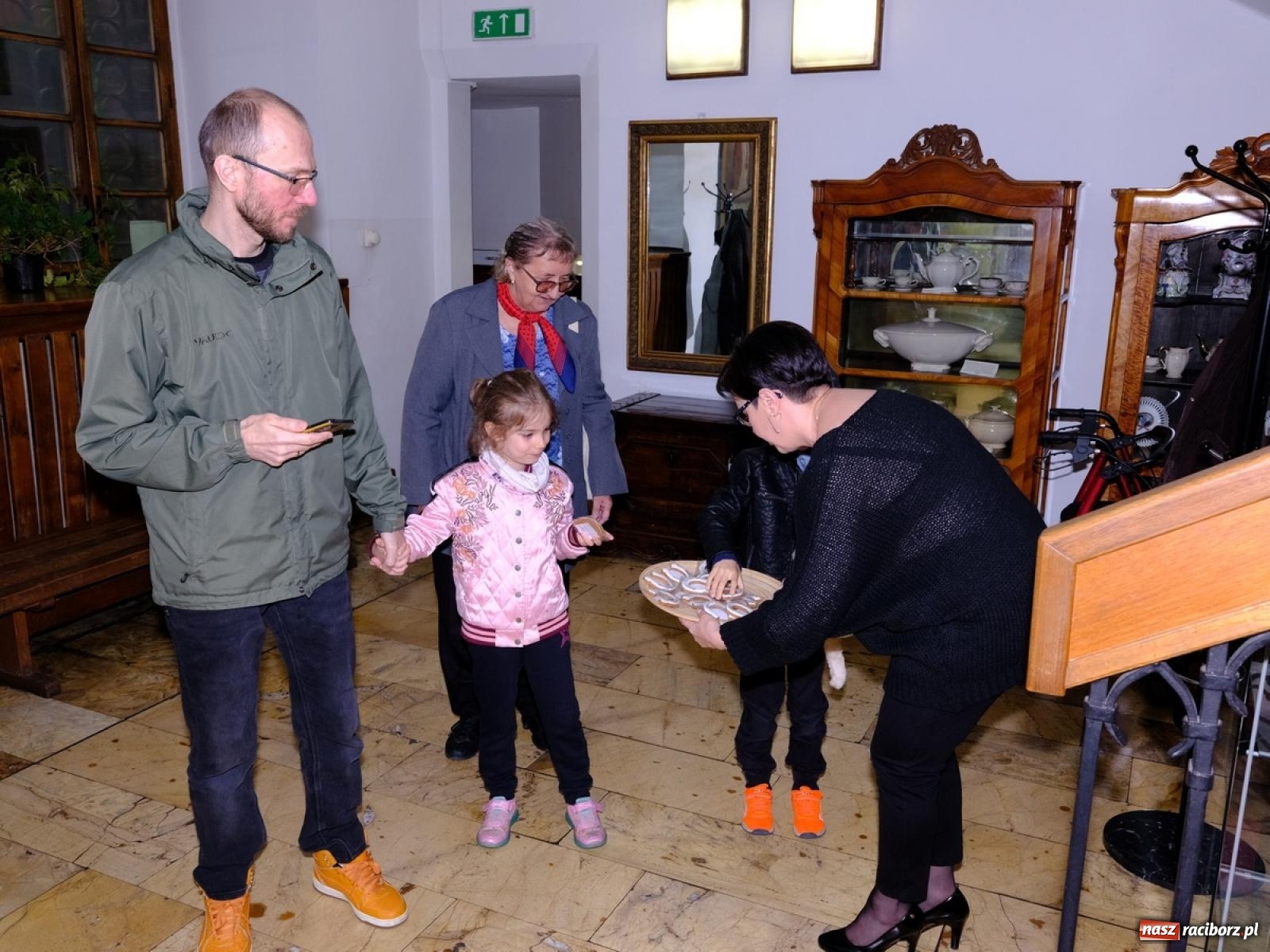 Zdjęcie w galerii na portalu naszraciborz.pl: Kleopatra, wystrzał i rozrywkowe rytmy 6na6. Noc w raciborskim Muzeum [FOTO i WIDEO] wiadomości z regionu