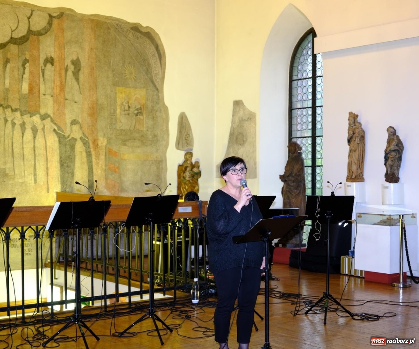 Zdjęcie w galerii na portalu naszraciborz.pl: Kleopatra, wystrzał i rozrywkowe rytmy 6na6. Noc w raciborskim Muzeum [FOTO i WIDEO] wiadomości z regionu