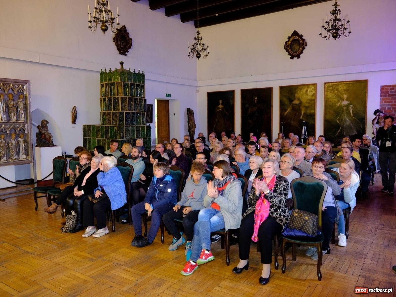 Zdjęcie w galerii na portalu naszraciborz.pl: Kleopatra, wystrzał i rozrywkowe rytmy 6na6. Noc w raciborskim Muzeum [FOTO i WIDEO] wiadomości z regionu