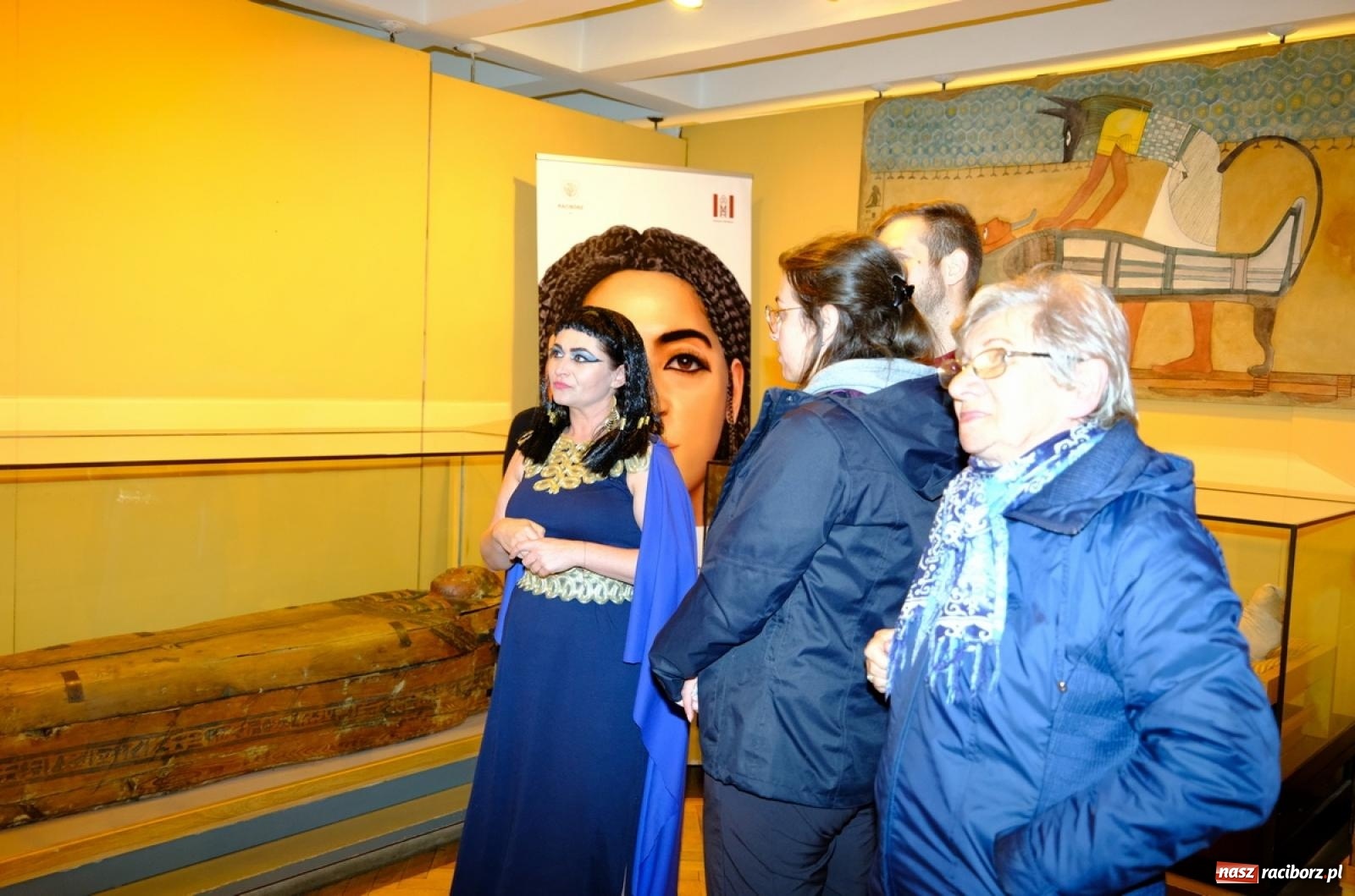 Zdjęcie w galerii na portalu naszraciborz.pl: Kleopatra, wystrzał i rozrywkowe rytmy 6na6. Noc w raciborskim Muzeum [FOTO i WIDEO] wiadomości z regionu