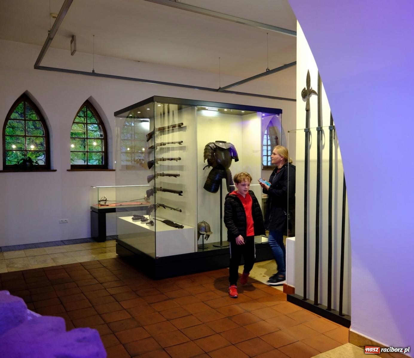 Zdjęcie w galerii na portalu naszraciborz.pl: Kleopatra, wystrzał i rozrywkowe rytmy 6na6. Noc w raciborskim Muzeum [FOTO i WIDEO] wiadomości z regionu