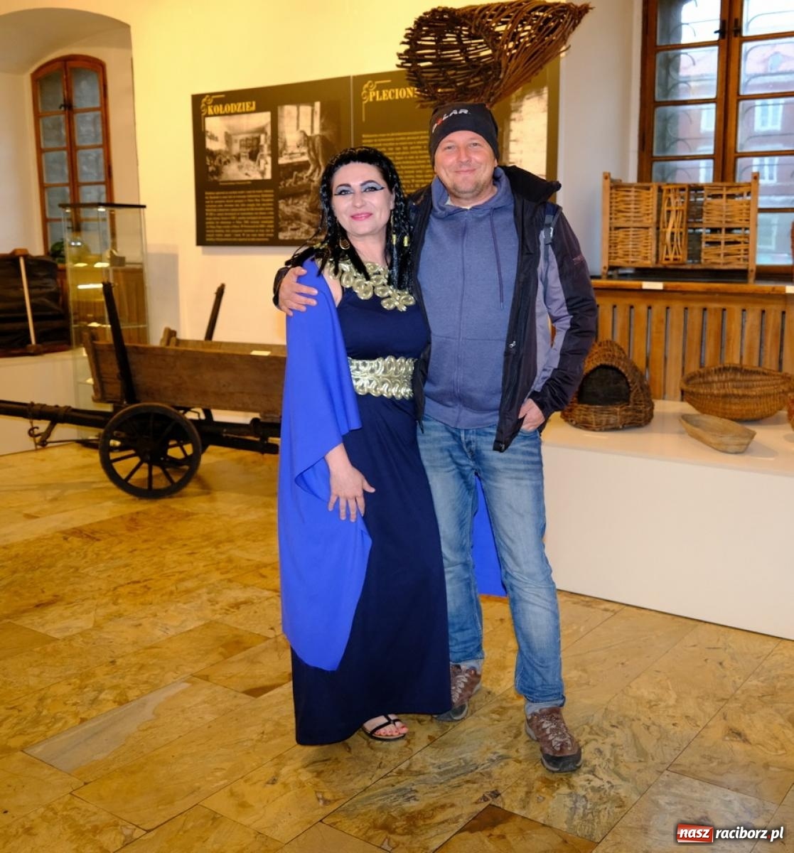 Zdjęcie w galerii na portalu naszraciborz.pl: Kleopatra, wystrzał i rozrywkowe rytmy 6na6. Noc w raciborskim Muzeum [FOTO i WIDEO] wiadomości z regionu