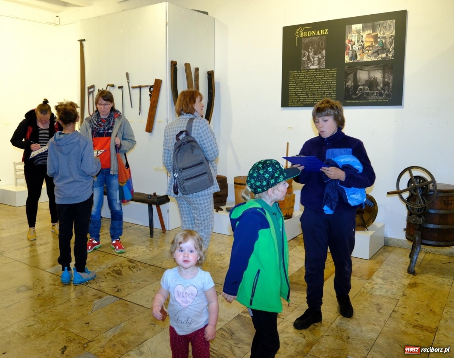 Zdjęcie w galerii na portalu naszraciborz.pl: Kleopatra, wystrzał i rozrywkowe rytmy 6na6. Noc w raciborskim Muzeum [FOTO i WIDEO] wiadomości z regionu