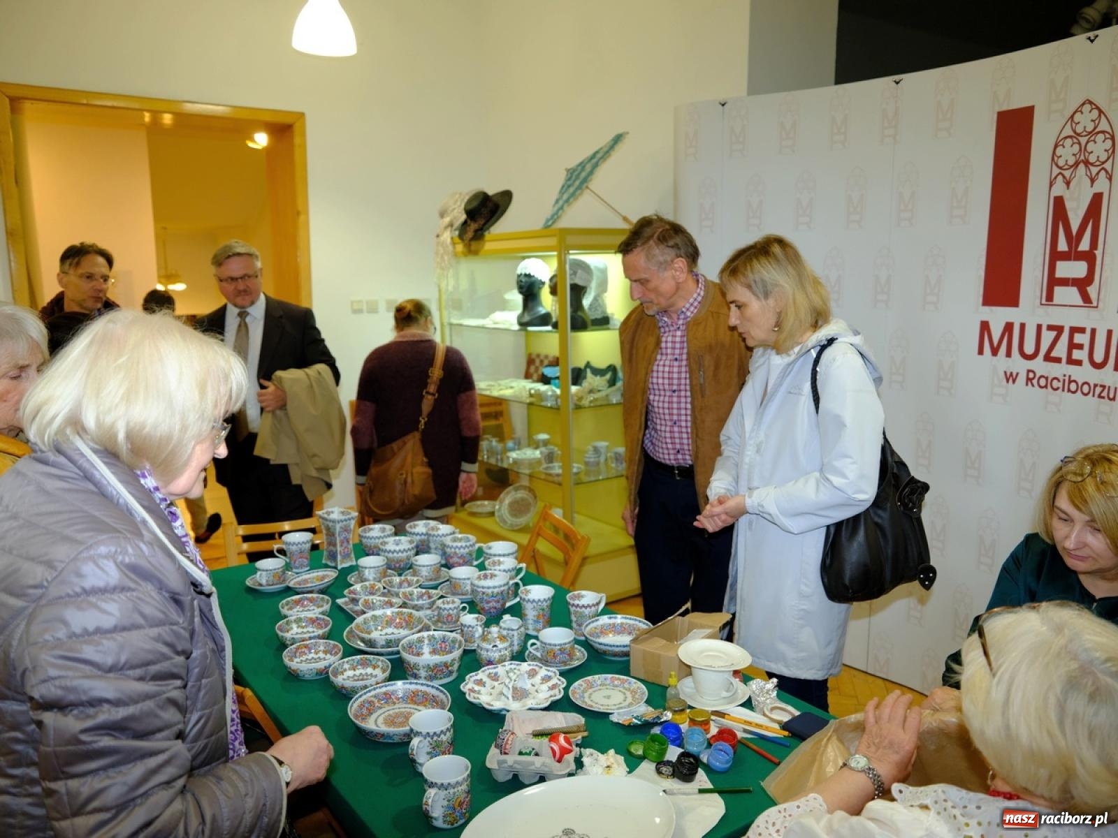 Zdjęcie w galerii na portalu naszraciborz.pl: Kleopatra, wystrzał i rozrywkowe rytmy 6na6. Noc w raciborskim Muzeum [FOTO i WIDEO] wiadomości z regionu