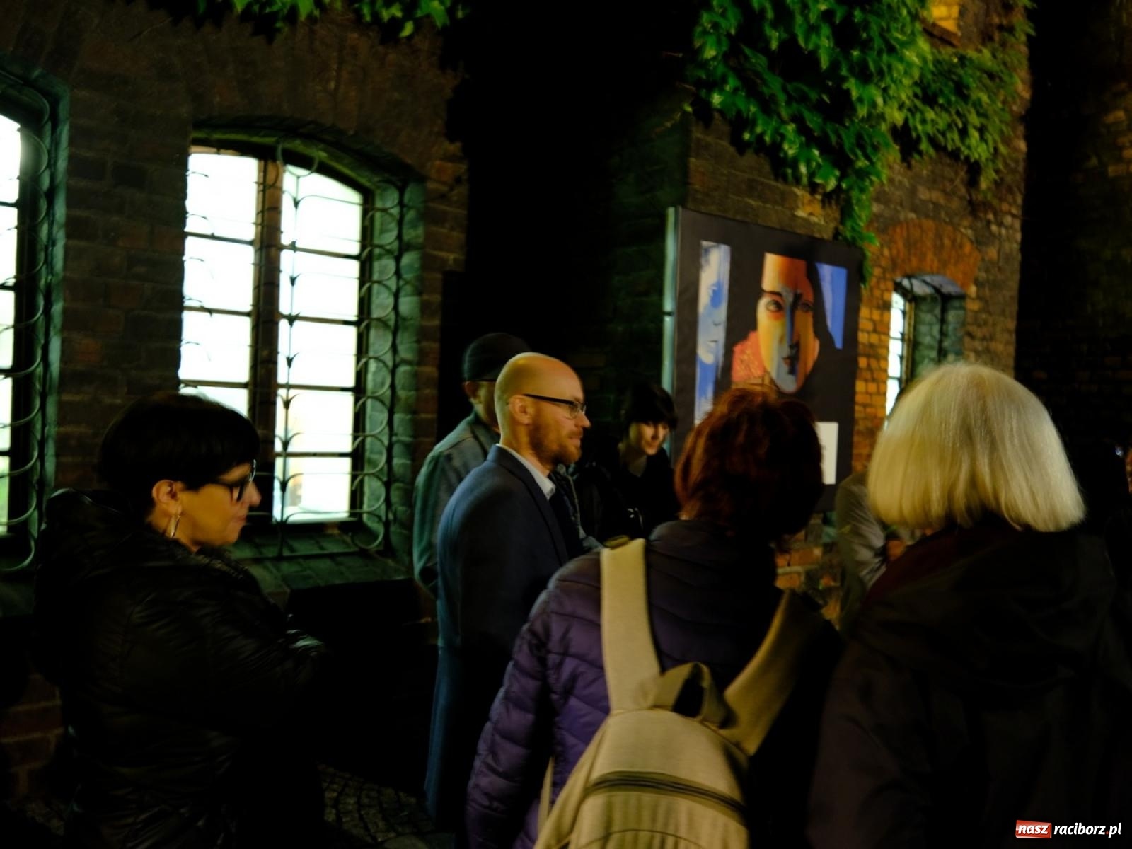 Zdjęcie w galerii na portalu naszraciborz.pl: Kleopatra, wystrzał i rozrywkowe rytmy 6na6. Noc w raciborskim Muzeum [FOTO i WIDEO] wiadomości z regionu