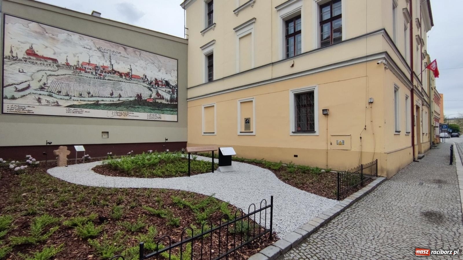 Zdjęcie w galerii na portalu naszraciborz.pl: Kleopatra, wystrzał i rozrywkowe rytmy 6na6. Noc w raciborskim Muzeum [FOTO i WIDEO] wiadomości z regionu