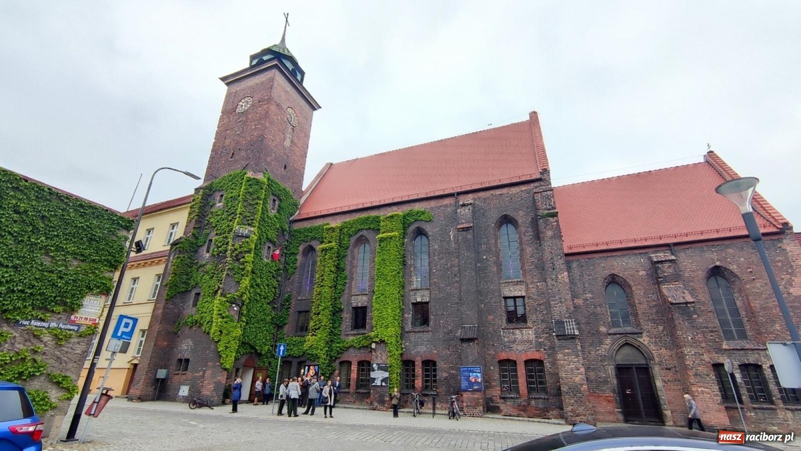 Zdjęcie w galerii na portalu naszraciborz.pl: Kleopatra, wystrzał i rozrywkowe rytmy 6na6. Noc w raciborskim Muzeum [FOTO i WIDEO] wiadomości z regionu