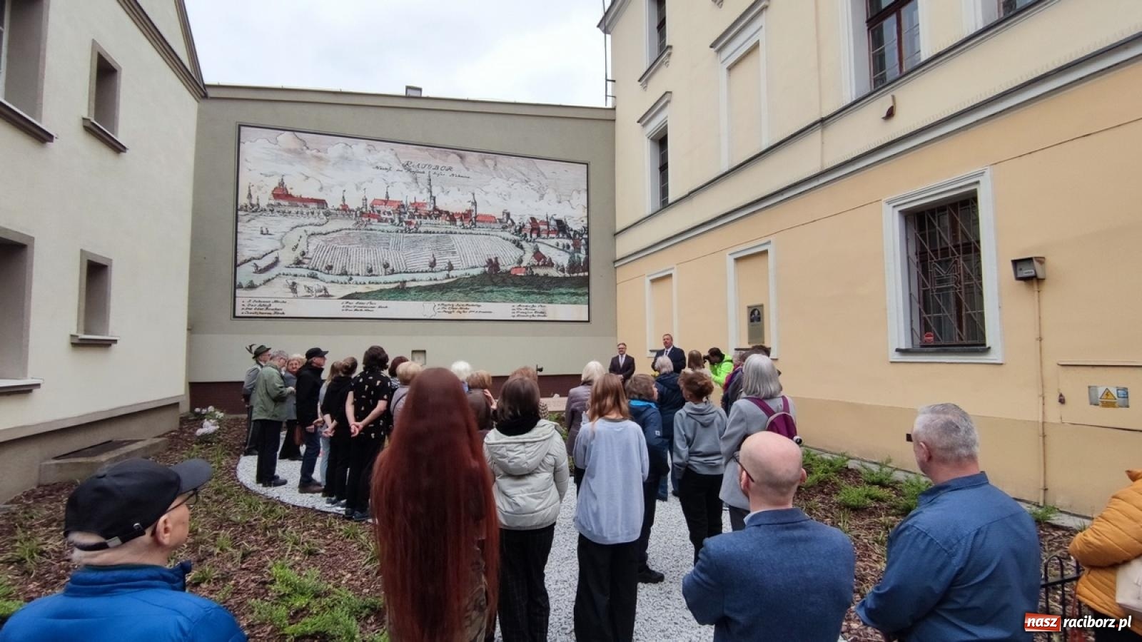 Zdjęcie w galerii na portalu naszraciborz.pl: Kleopatra, wystrzał i rozrywkowe rytmy 6na6. Noc w raciborskim Muzeum [FOTO i WIDEO] wiadomości z regionu