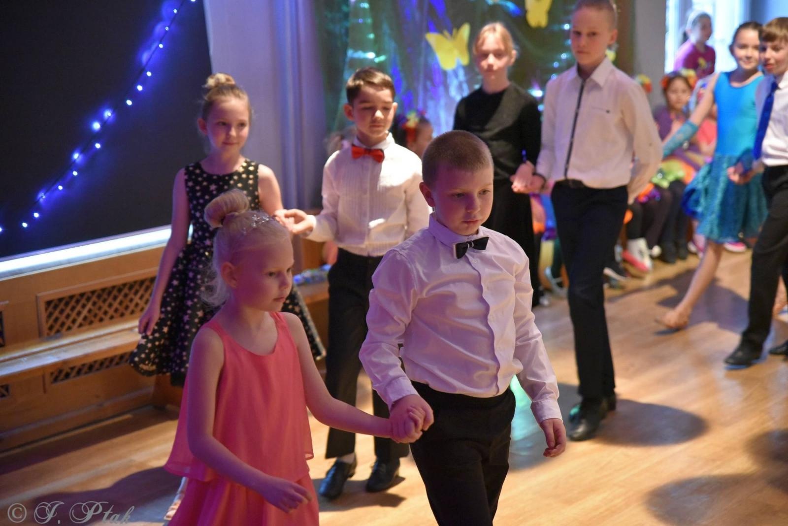 Zdjęcie w galerii na portalu naszraciborz.pl: Wiosenny pląs w Młodzieżowym Domu Kultury wiadomości z regionu