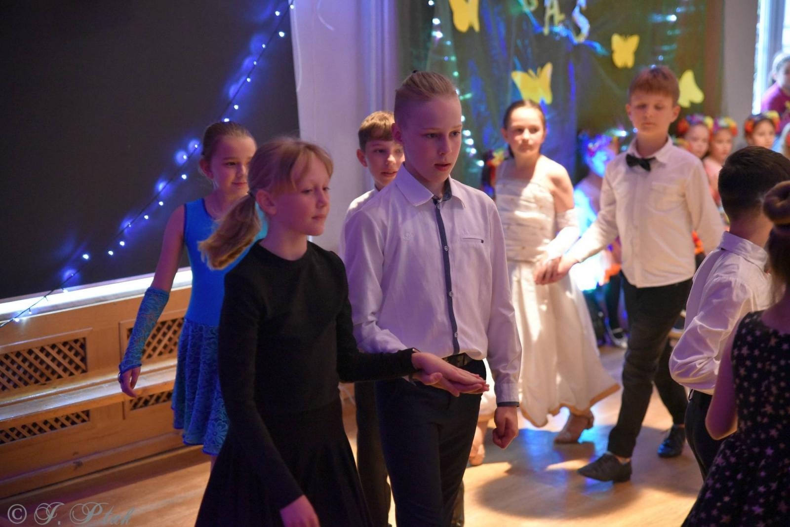 Zdjęcie w galerii na portalu naszraciborz.pl: Wiosenny pląs w Młodzieżowym Domu Kultury wiadomości z regionu