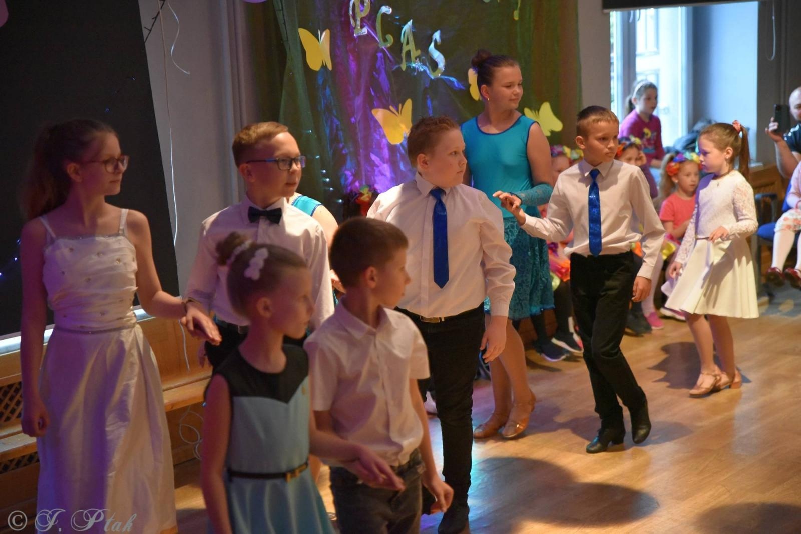 Zdjęcie w galerii na portalu naszraciborz.pl: Wiosenny pląs w Młodzieżowym Domu Kultury wiadomości z regionu