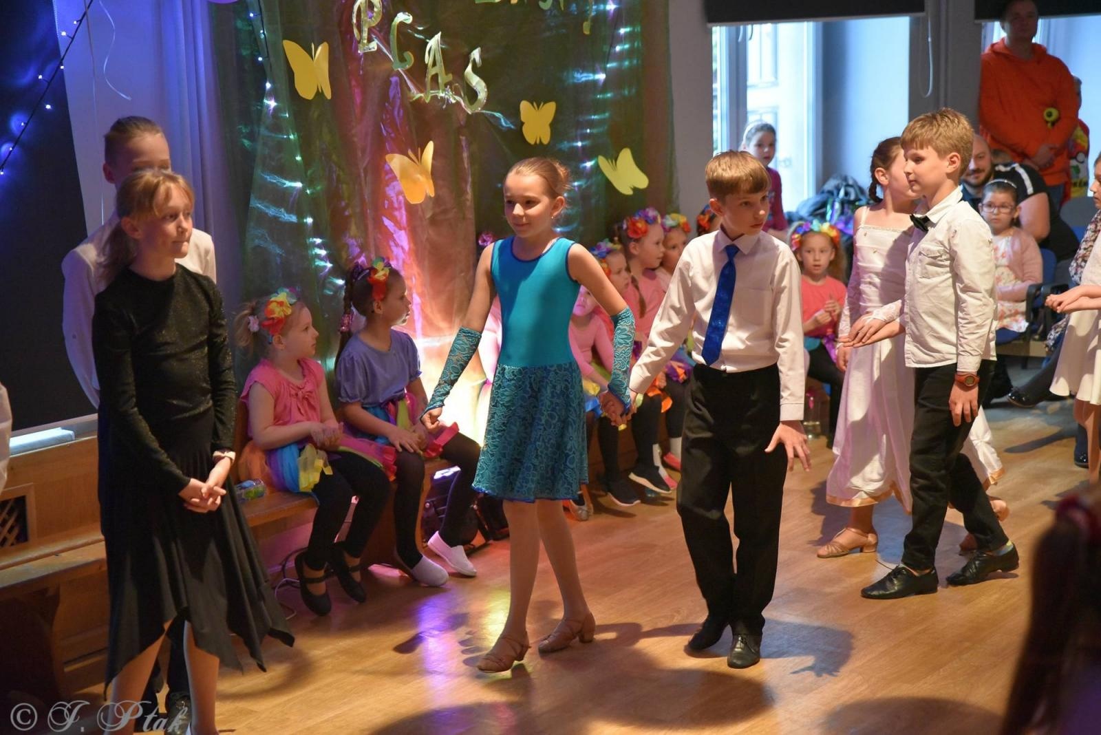 Zdjęcie w galerii na portalu naszraciborz.pl: Wiosenny pląs w Młodzieżowym Domu Kultury wiadomości z regionu