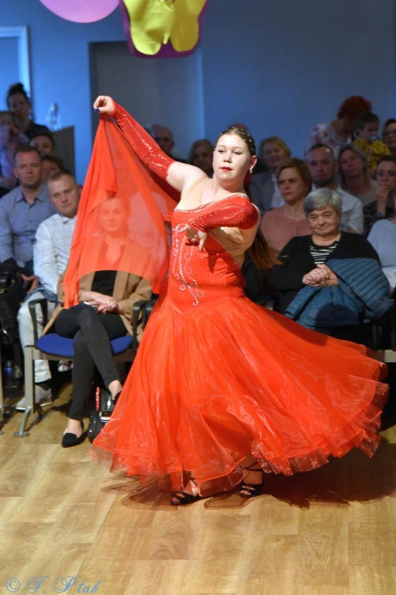 Zdjęcie w galerii na portalu naszraciborz.pl: Wiosenny pląs w Młodzieżowym Domu Kultury wiadomości z regionu