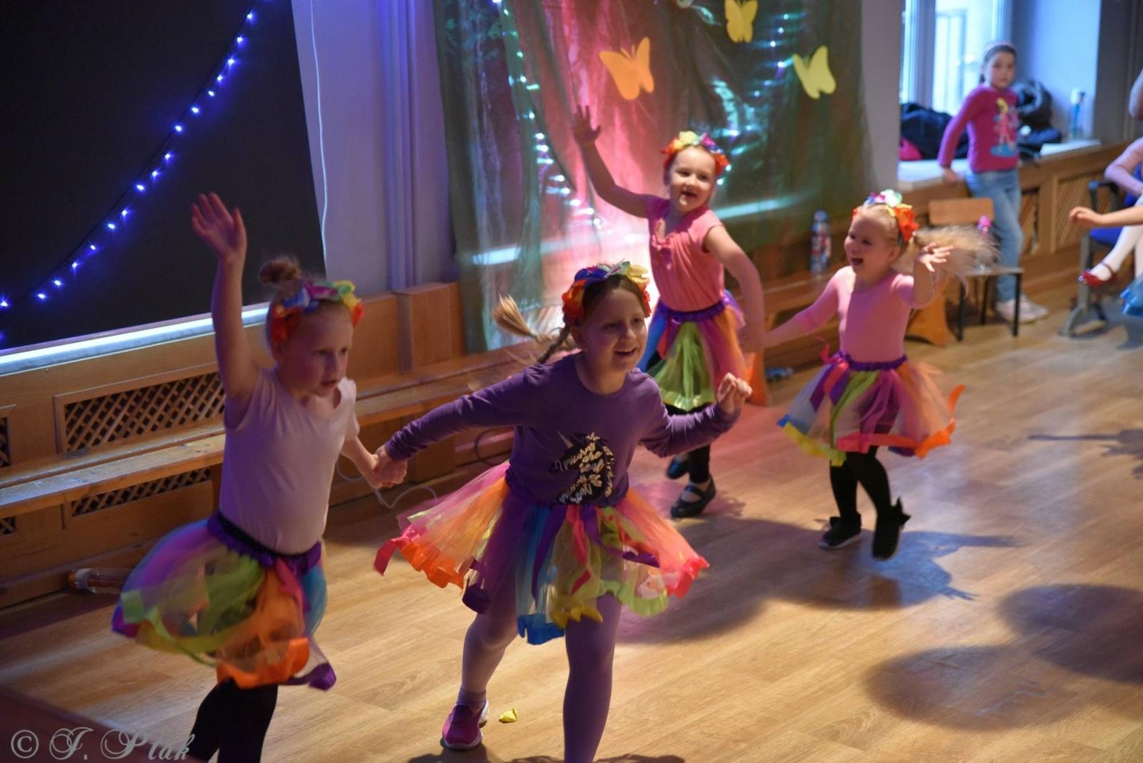 Zdjęcie w galerii na portalu naszraciborz.pl: Wiosenny pląs w Młodzieżowym Domu Kultury wiadomości z regionu