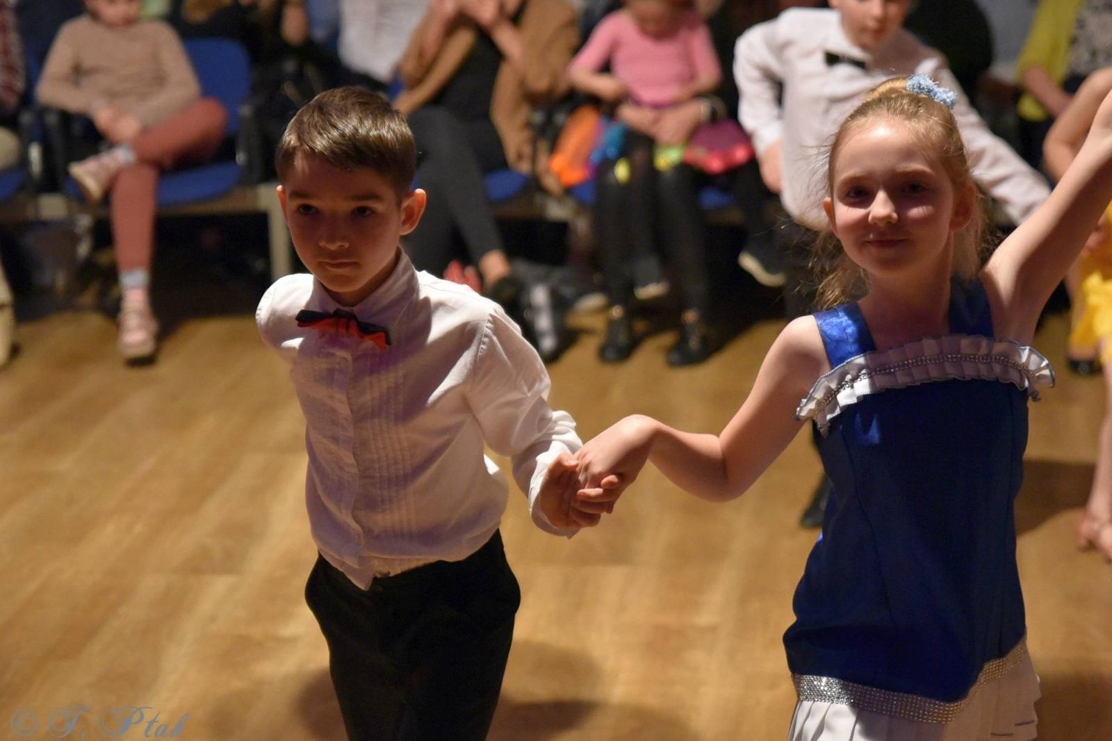 Zdjęcie w galerii na portalu naszraciborz.pl: Wiosenny pląs w Młodzieżowym Domu Kultury wiadomości z regionu