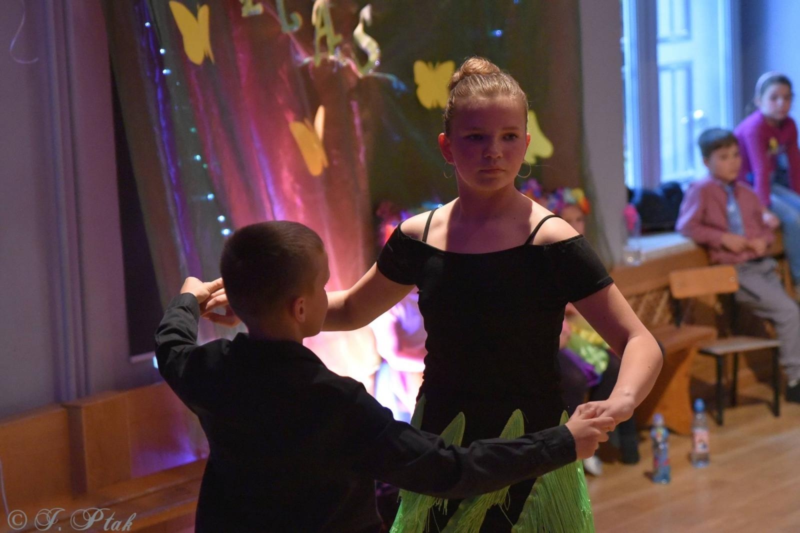 Zdjęcie w galerii na portalu naszraciborz.pl: Wiosenny pląs w Młodzieżowym Domu Kultury wiadomości z regionu