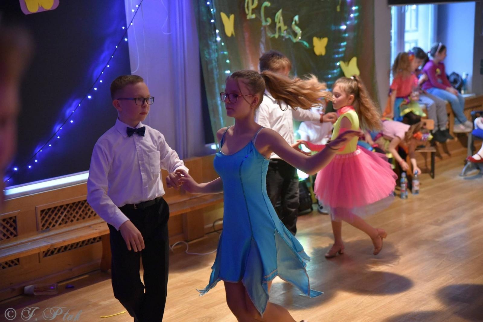 Zdjęcie w galerii na portalu naszraciborz.pl: Wiosenny pląs w Młodzieżowym Domu Kultury wiadomości z regionu