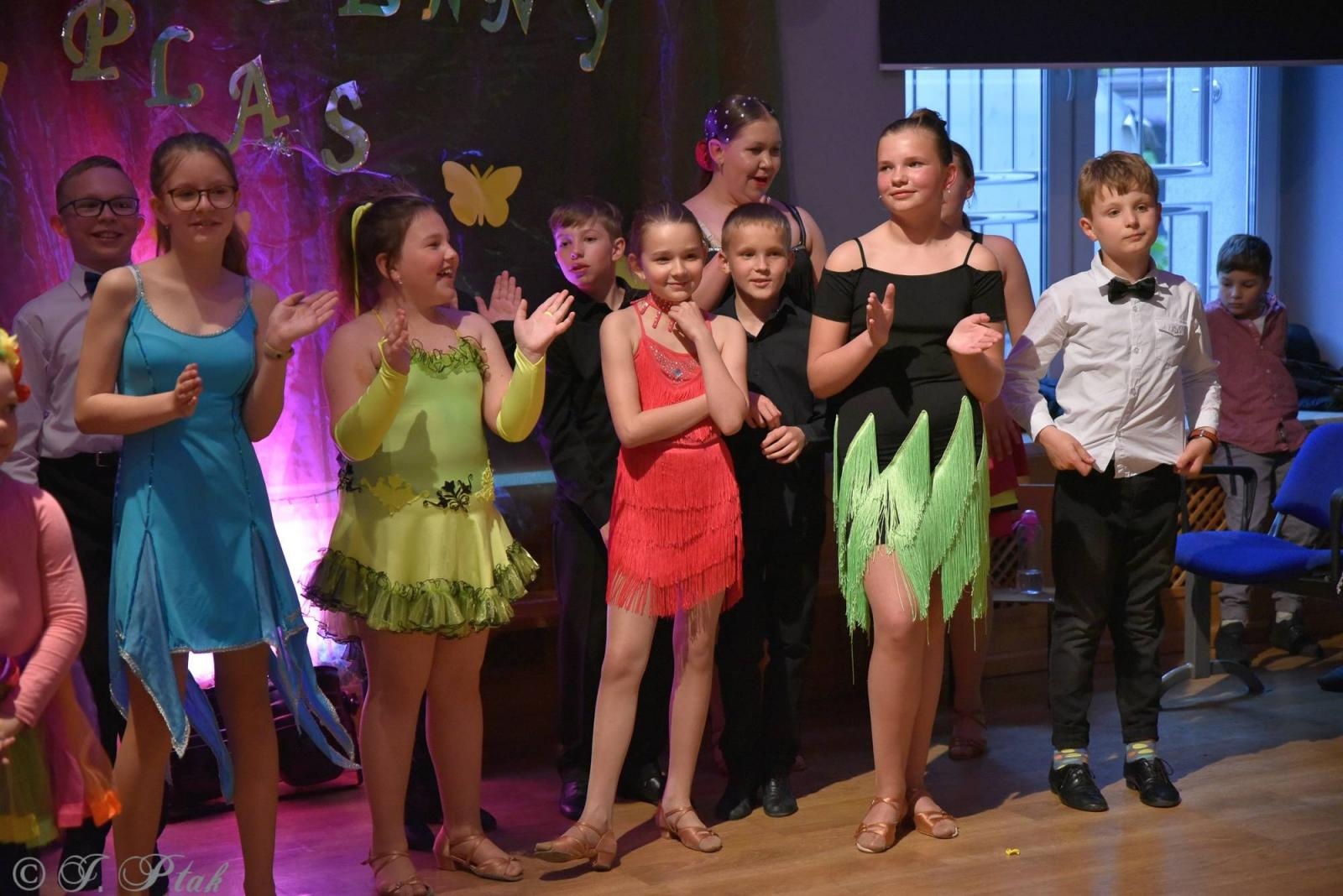 Zdjęcie w galerii na portalu naszraciborz.pl: Wiosenny pląs w Młodzieżowym Domu Kultury wiadomości z regionu