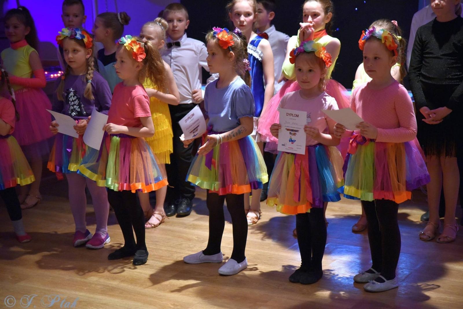 Zdjęcie w galerii na portalu naszraciborz.pl: Wiosenny pląs w Młodzieżowym Domu Kultury wiadomości z regionu