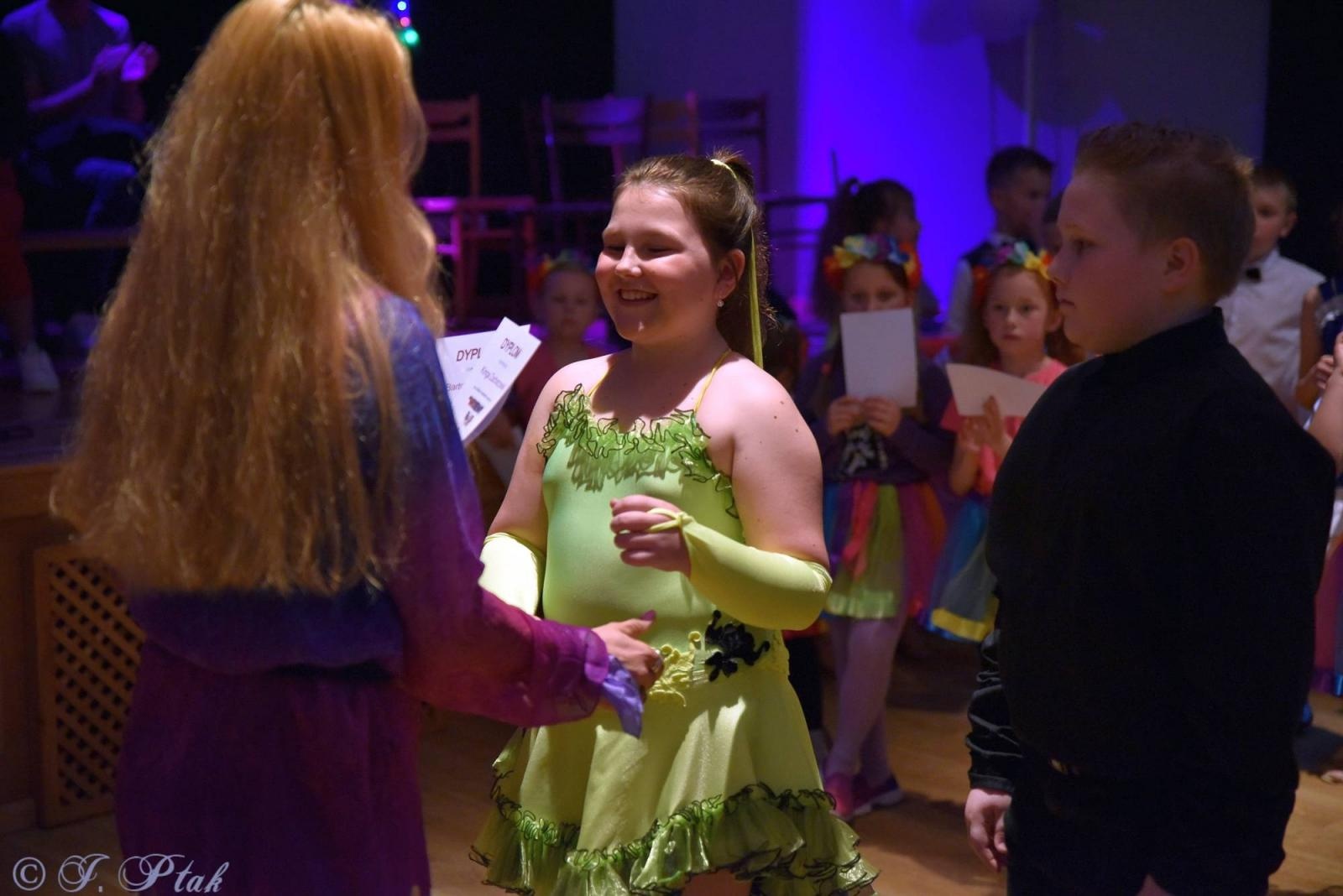 Zdjęcie w galerii na portalu naszraciborz.pl: Wiosenny pląs w Młodzieżowym Domu Kultury wiadomości z regionu