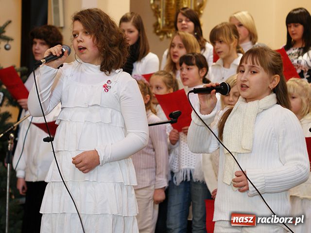 Zdjęcie w galerii na portalu naszraciborz.pl: Zabrzmiały kolędy w kościele w Nędzy wiadomości z regionu