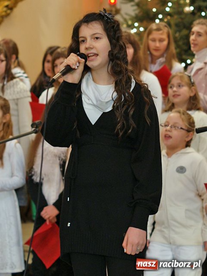 Zdjęcie w galerii na portalu naszraciborz.pl: Zabrzmiały kolędy w kościele w Nędzy wiadomości z regionu