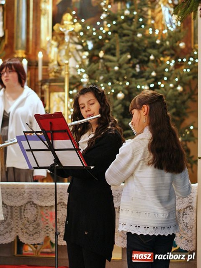 Zdjęcie w galerii na portalu naszraciborz.pl: Zabrzmiały kolędy w kościele w Nędzy wiadomości z regionu