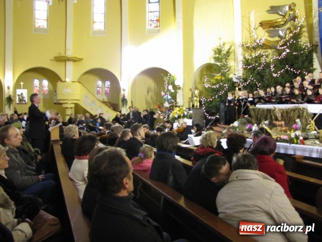 Zdjęcie w galerii na portalu naszraciborz.pl: Koncertują w Sercu od 20 lat wiadomości z regionu