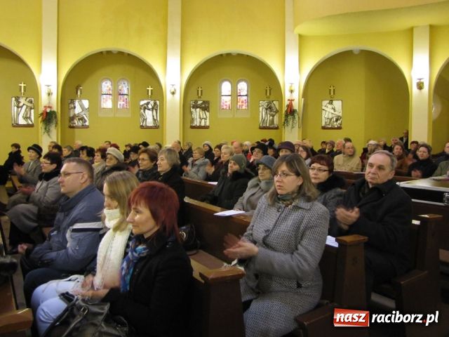 Zdjęcie w galerii na portalu naszraciborz.pl: Koncertują w Sercu od 20 lat wiadomości z regionu