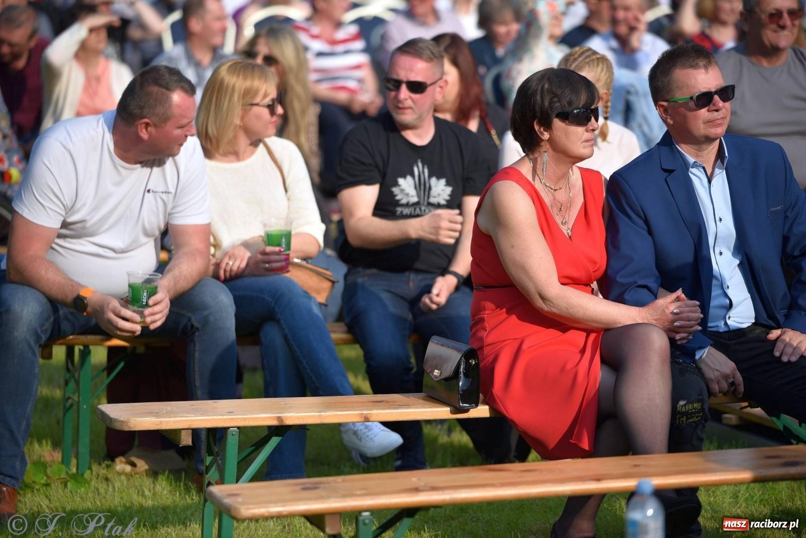 Zdjęcie w galerii na portalu naszraciborz.pl: Krzesimir Dębski - koncert przed pałacem w Krowiarkach wiadomości z regionu