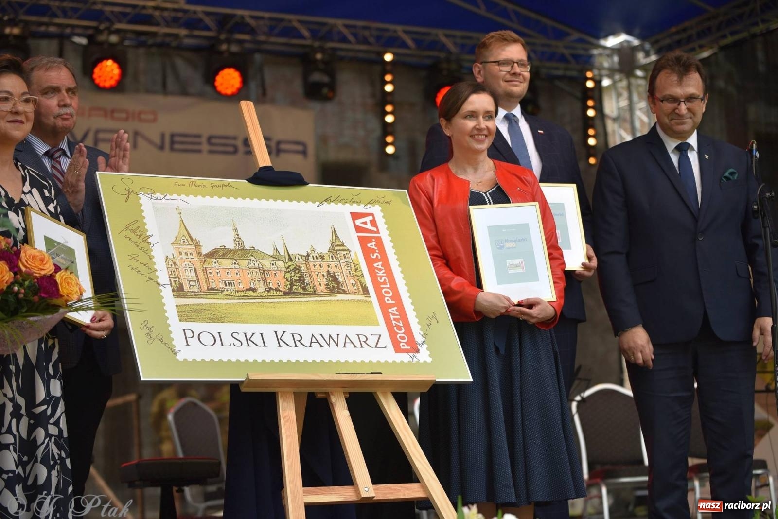Zdjęcie w galerii na portalu naszraciborz.pl: Krzesimir Dębski - koncert przed pałacem w Krowiarkach wiadomości z regionu