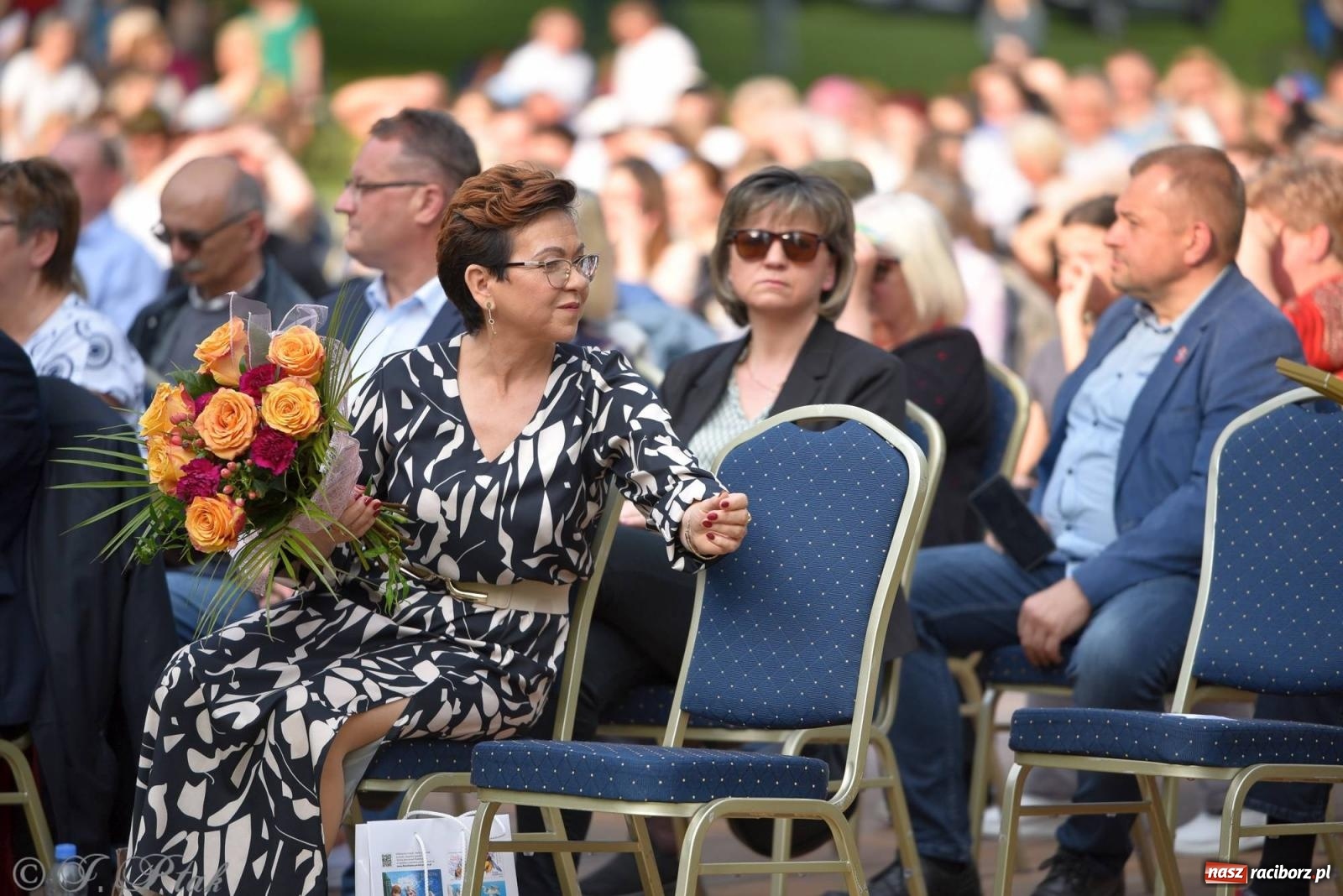 Zdjęcie w galerii na portalu naszraciborz.pl: Krzesimir Dębski - koncert przed pałacem w Krowiarkach wiadomości z regionu