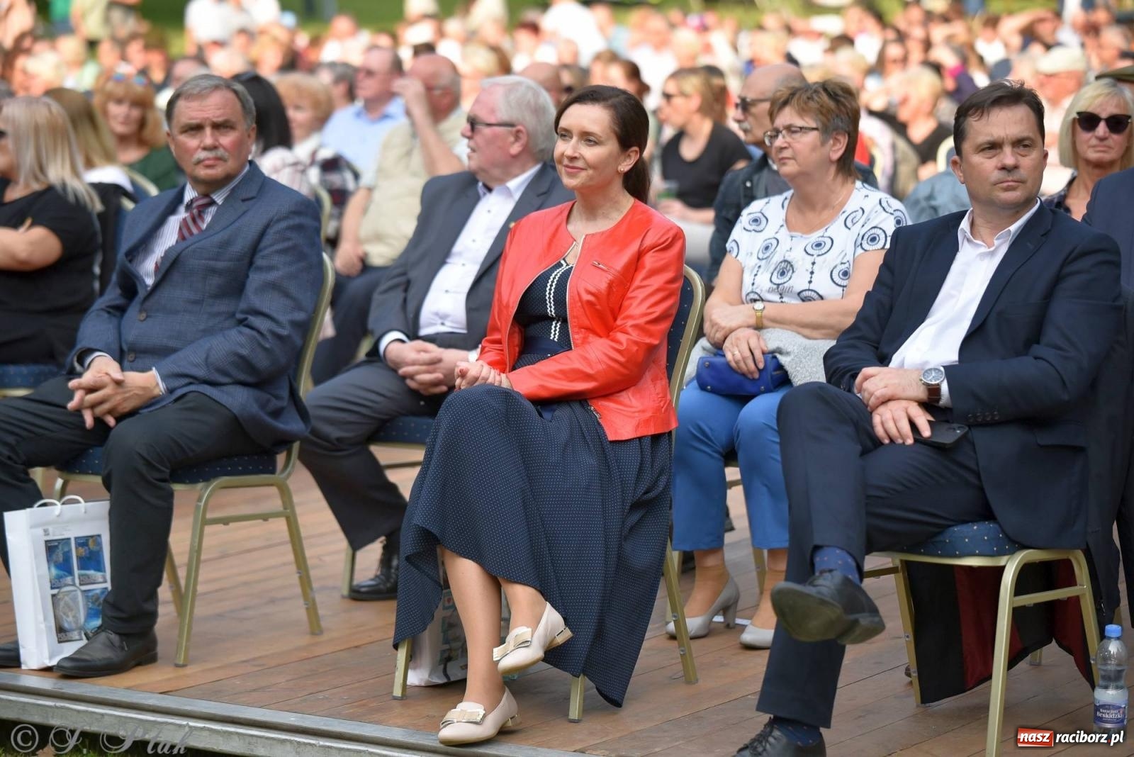 Zdjęcie w galerii na portalu naszraciborz.pl: Krzesimir Dębski - koncert przed pałacem w Krowiarkach wiadomości z regionu