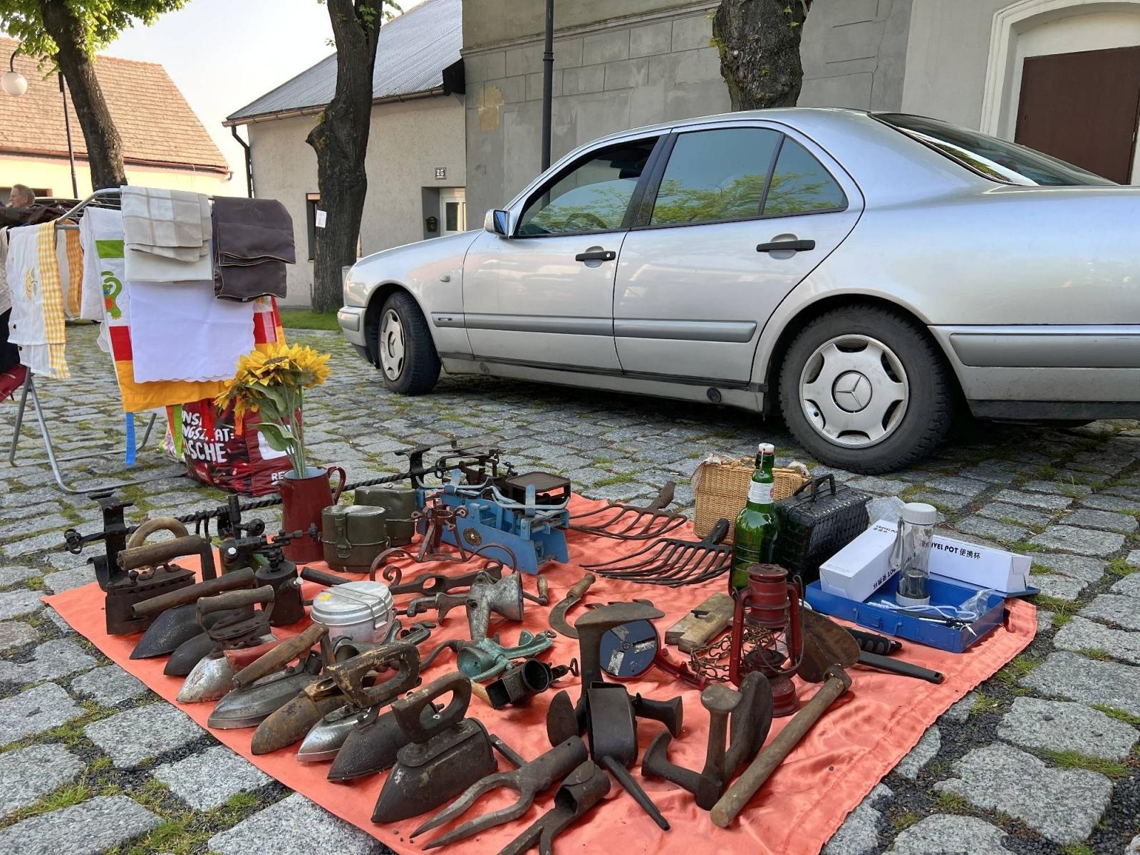 Zdjęcie w galerii na portalu naszraciborz.pl: Majowy krzanowicki jarmark staroci wiadomości z regionu