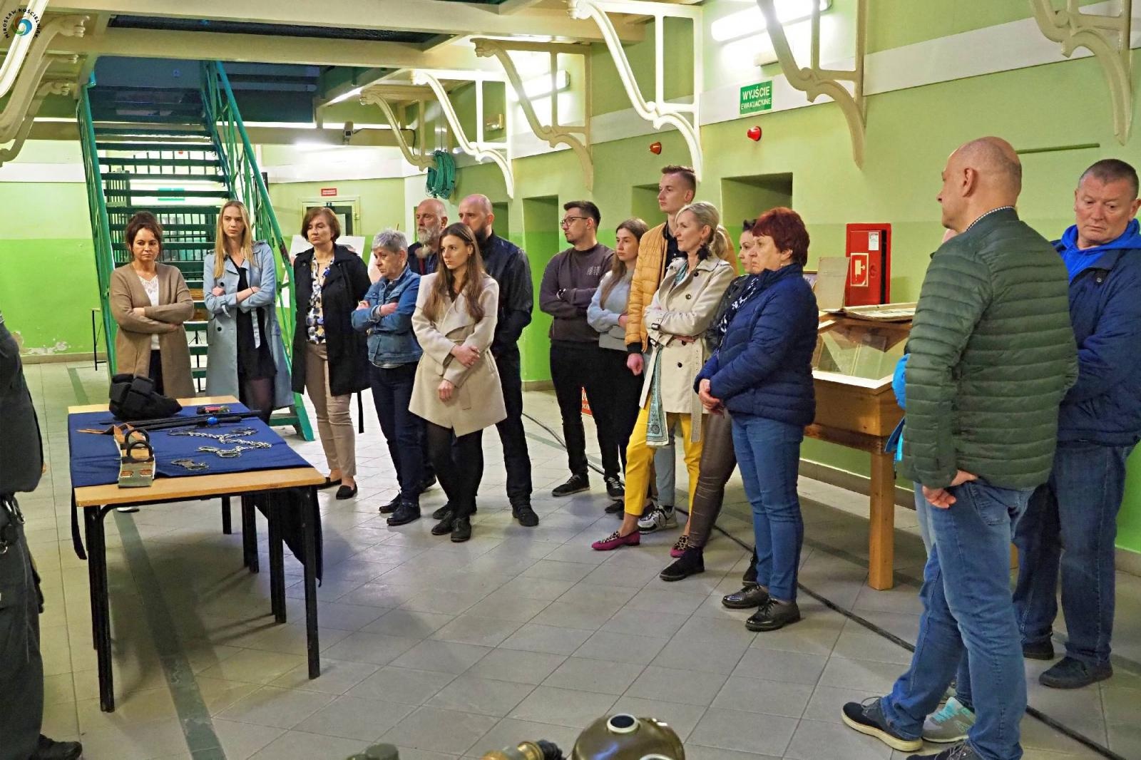Zdjęcie w galerii na portalu naszraciborz.pl: Noc muzeów za kratkami. Więzienie zaprosiło do zwiedzania wiadomości z regionu