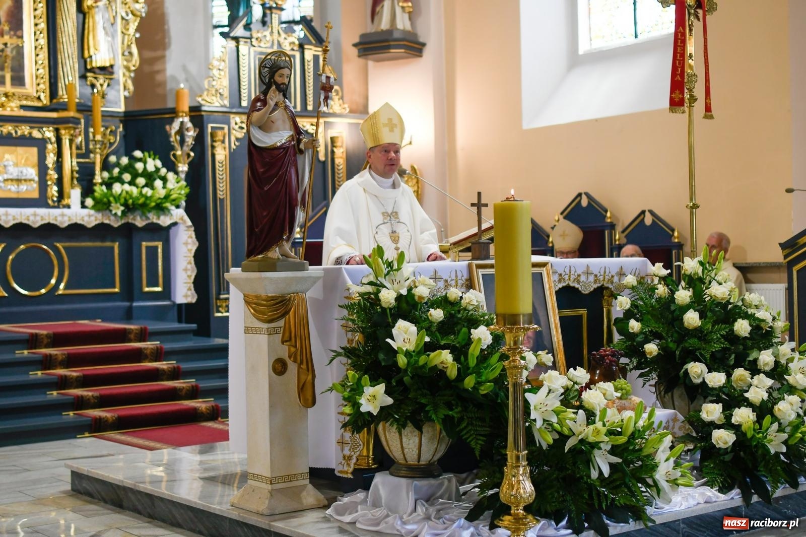 Zdjęcie w galerii na portalu naszraciborz.pl: W świętość Dulcissimy nikt tu nie wątpi. Dwóch biskupów w Brzeziu nad Odrą wiadomości z regionu