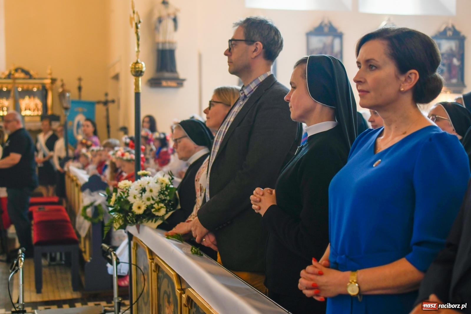 Zdjęcie w galerii na portalu naszraciborz.pl: W świętość Dulcissimy nikt tu nie wątpi. Dwóch biskupów w Brzeziu nad Odrą wiadomości z regionu