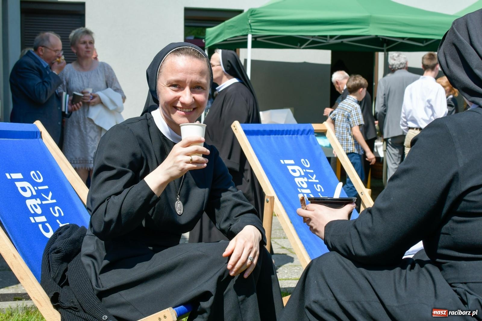 Zdjęcie w galerii na portalu naszraciborz.pl: W świętość Dulcissimy nikt tu nie wątpi. Dwóch biskupów w Brzeziu nad Odrą wiadomości z regionu