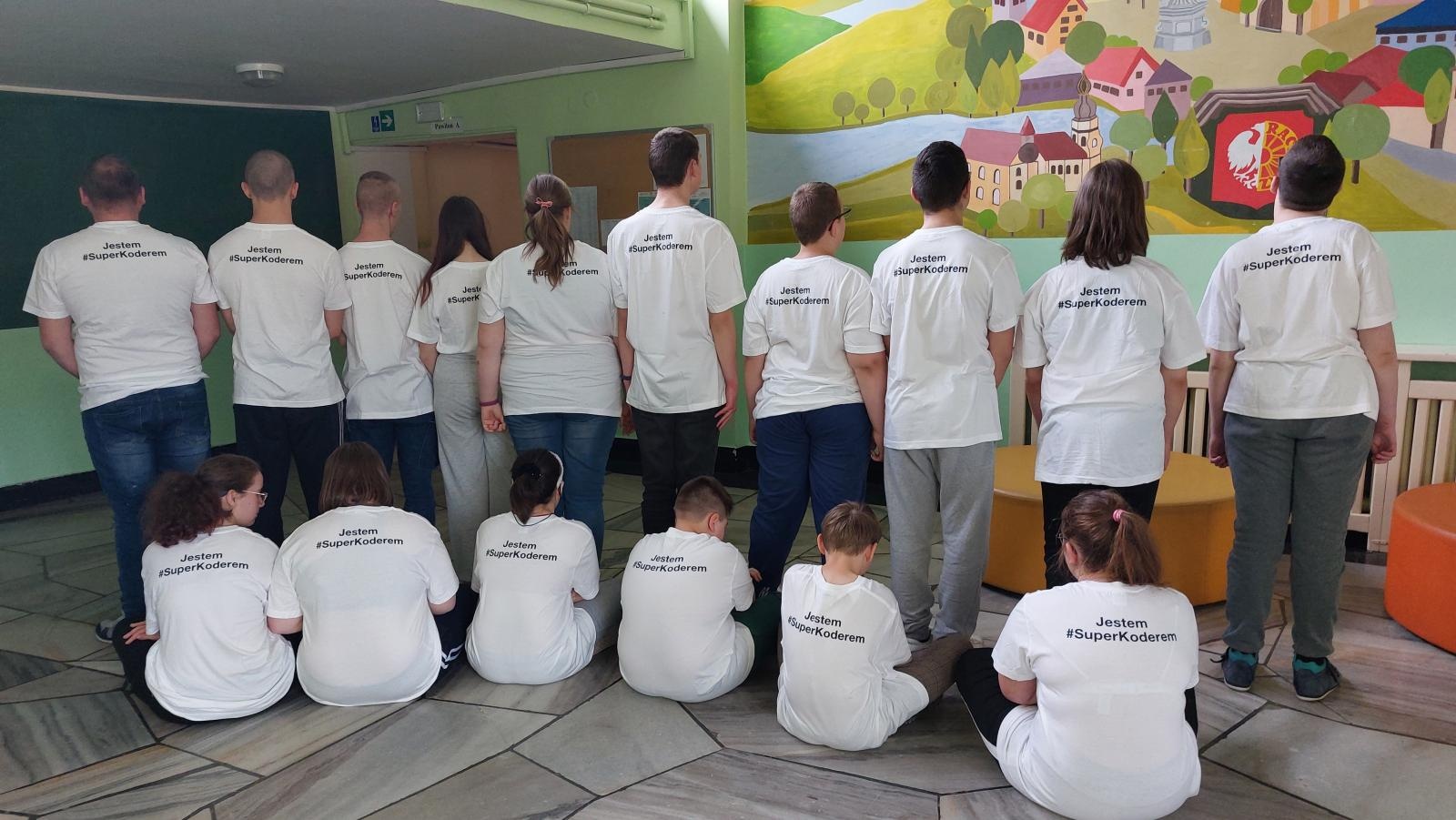 Zdjęcie w galerii na portalu naszraciborz.pl: Uczniowie Szkoły Specjalnej w gronie #SuperKoderów wiadomości z regionu