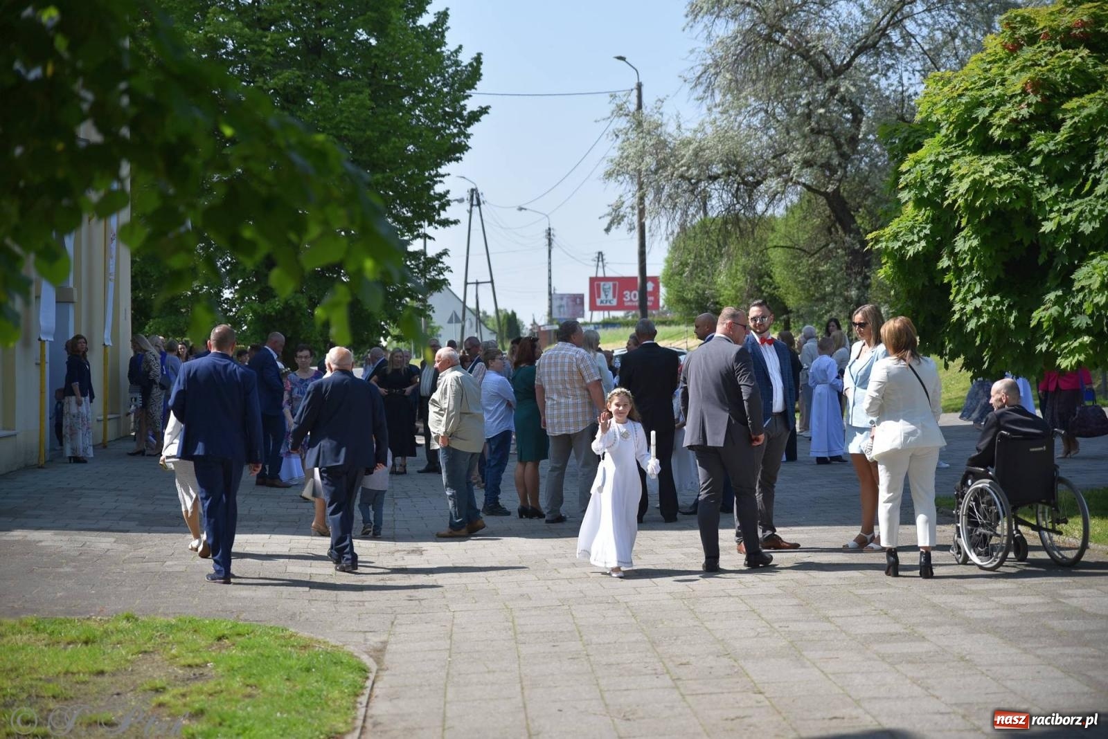 Zdjęcie w galerii na portalu naszraciborz.pl: A oto Ja jestem z wami przez wszystkie dni. I Komunia Św. w Matce Bożej wiadomości z regionu