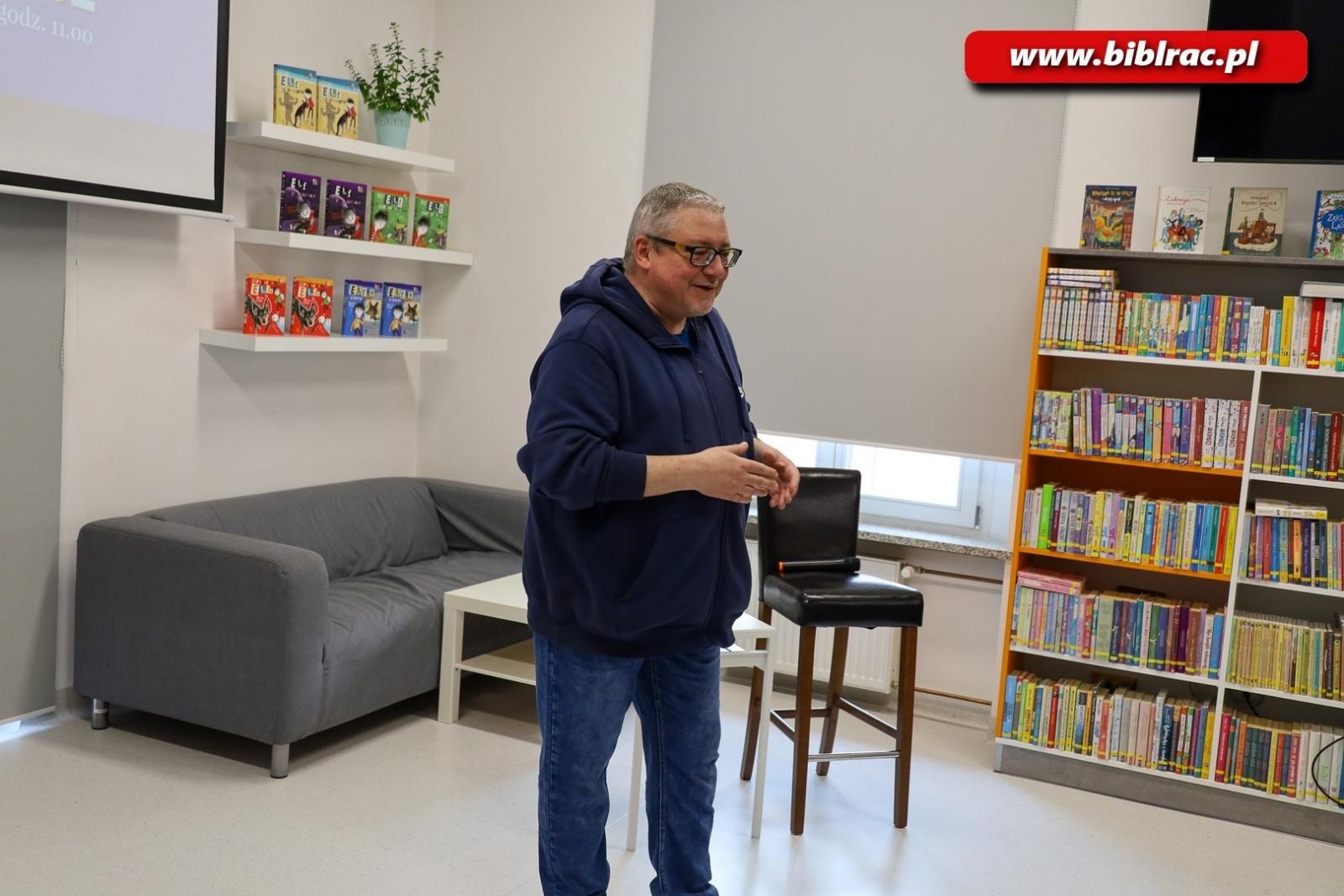 Zdjęcie w galerii na portalu naszraciborz.pl: Marcin Pałasz w Klubie Ojca wiadomości z regionu