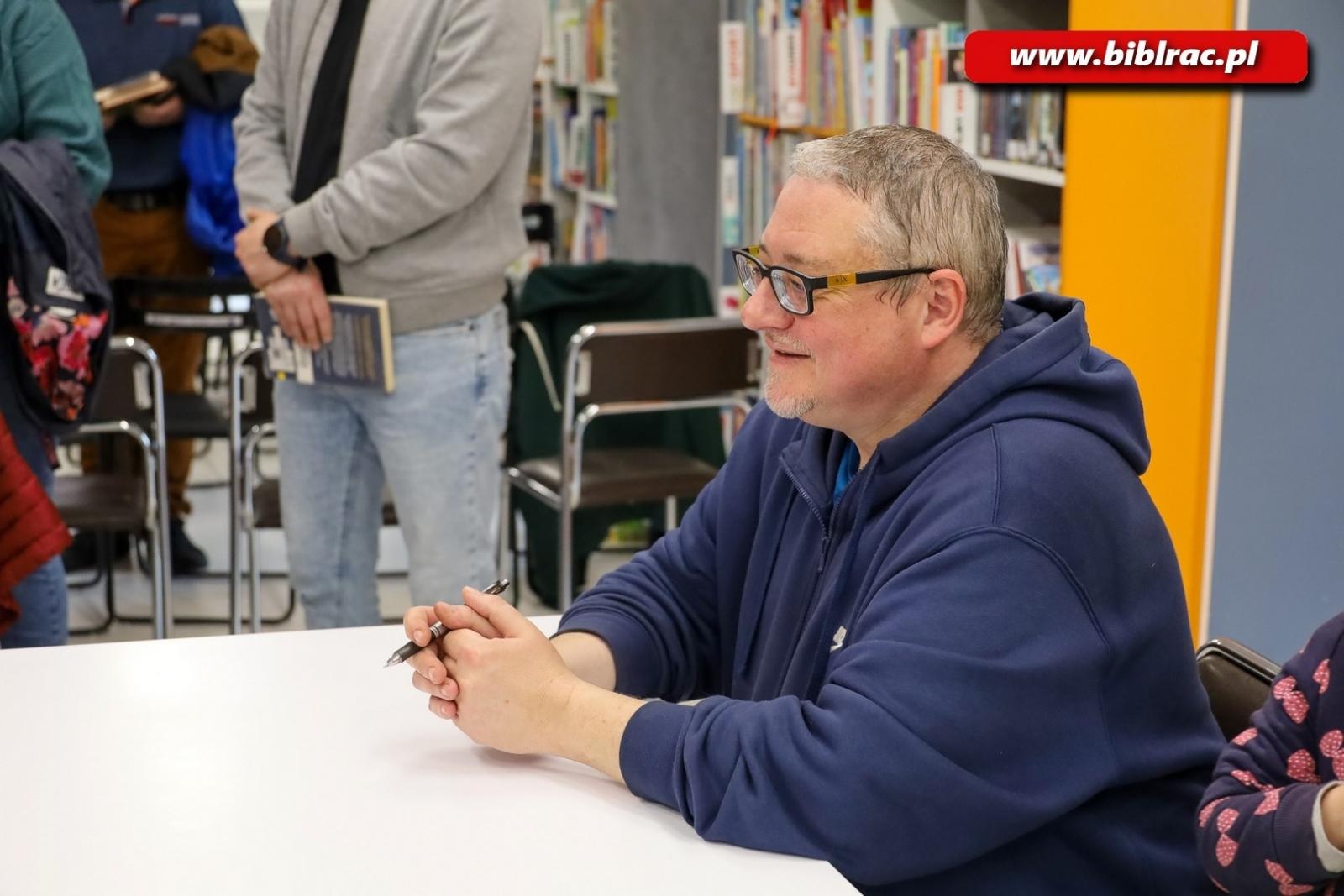 Zdjęcie w galerii na portalu naszraciborz.pl: Marcin Pałasz w Klubie Ojca wiadomości z regionu